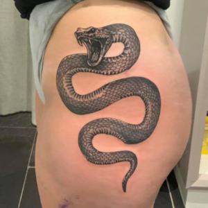 tatouage-serpent-dieppe-tattoo-normandie
